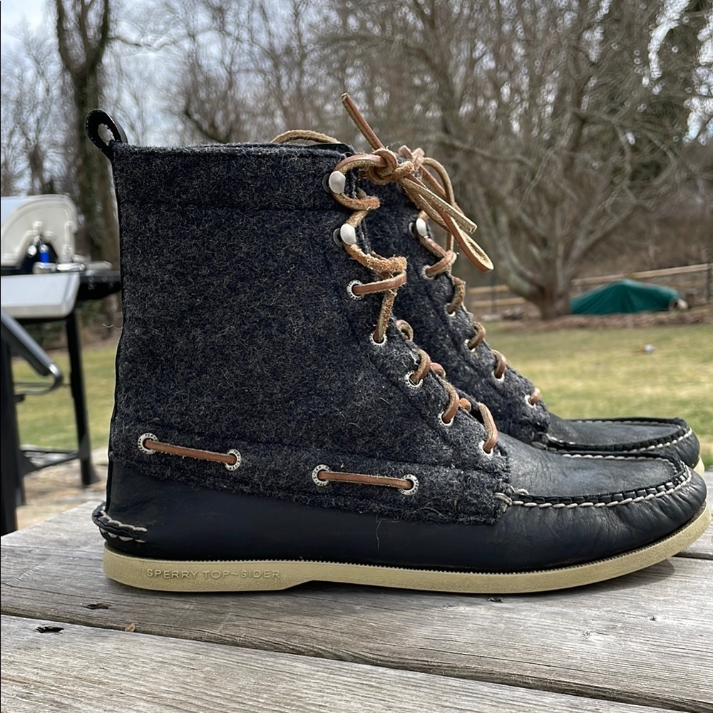 Sperry Top-Sider Gray and Black Boots - Picture 1 of 6